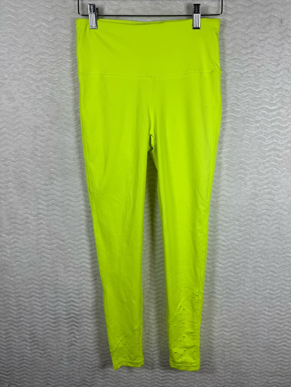 Mono B Neon Lime Workout Leggings with detailed at the bottom of each leg. 🧡🔥